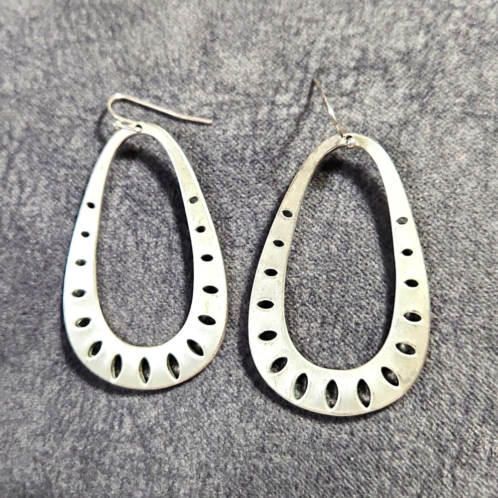 Silvertoned earrings vintage
